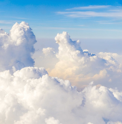 Ангел в облаках